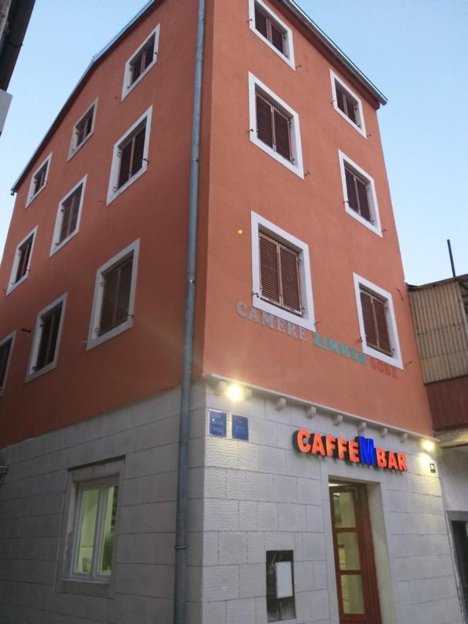 Buffet M Apartments And Rooms 오브로박 외부 사진